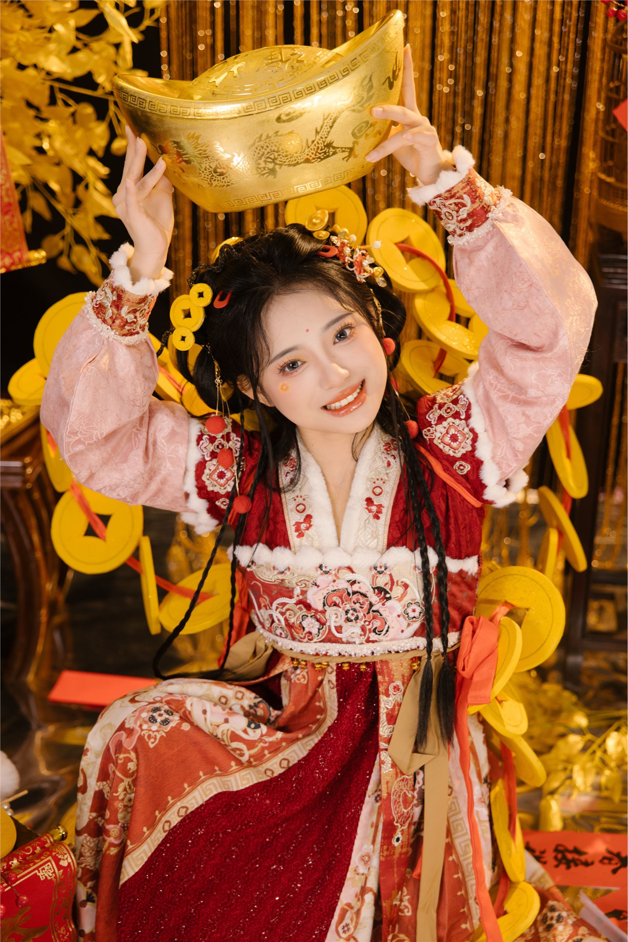 YITUYU艺图语 2025.01.30 蛇年大吉 衔鹿